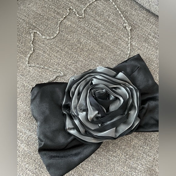 Black & Silver clutch - perfect event purse - Picture 2 of 3